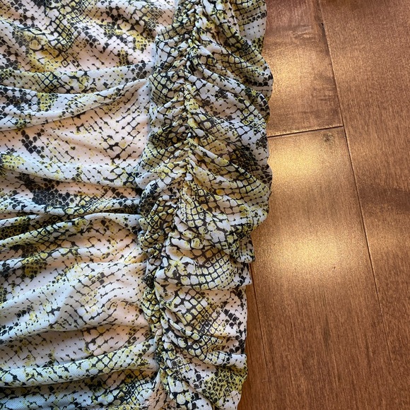 GUESS snakeprint dress BNWT - Picture 11 of 16